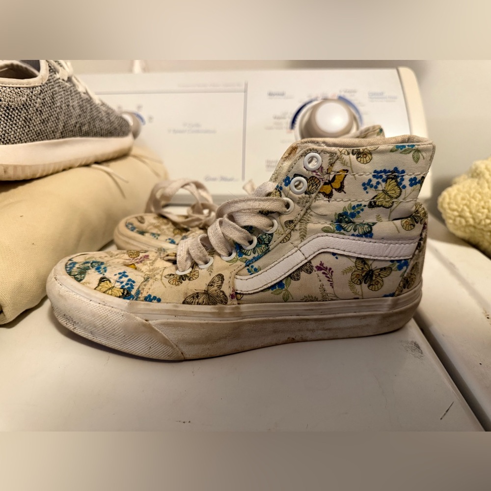 Vans Kids High-Top Sneakers with Floral and Butterfly Design